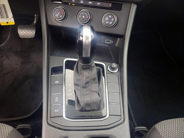 Photo of 2019 White Volkswagen Jetta