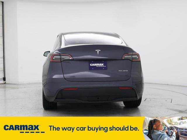 Photo of 2022 Gray Tesla Model Y