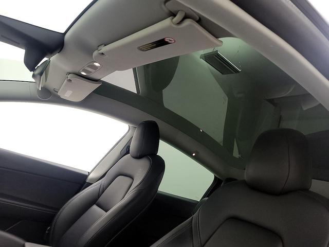 Photo of 2022 Gray Tesla Model Y