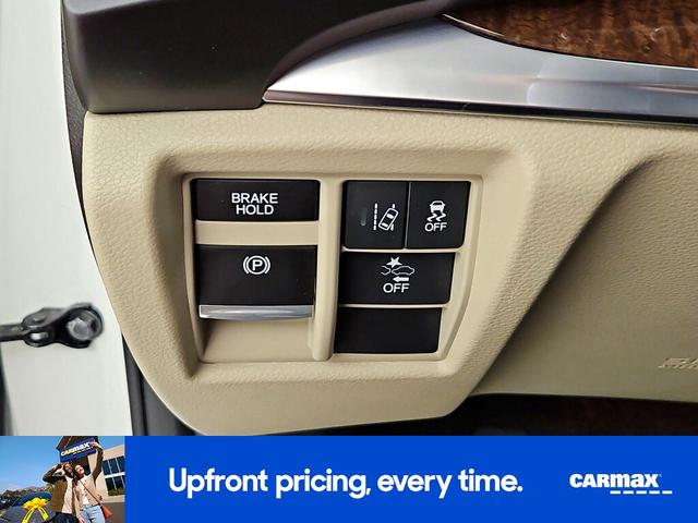 Photo of 2018 White Acura MDX