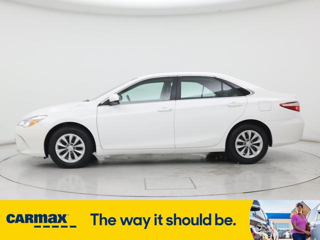 Photo of 2017 White Toyota Camry
