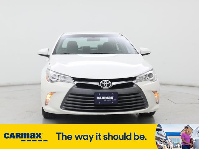 Photo of 2017 White Toyota Camry