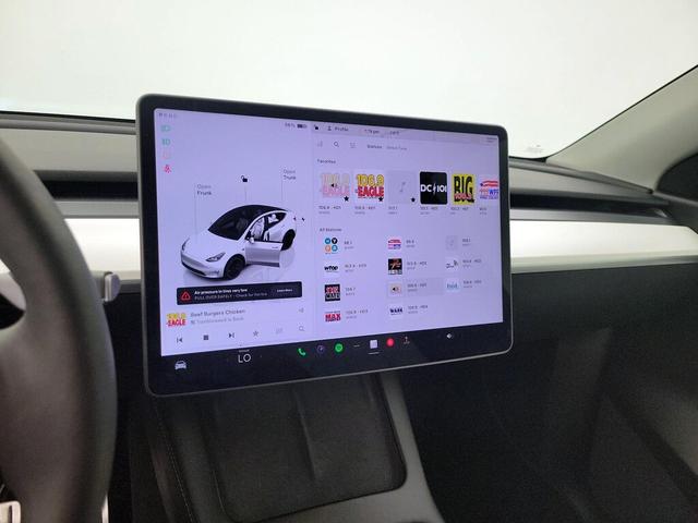 Photo of 2022 White Tesla Model Y
