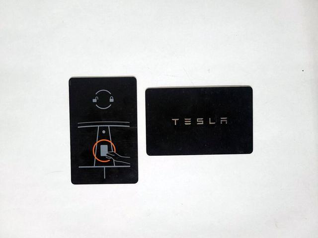 Photo of 2022 White Tesla Model Y