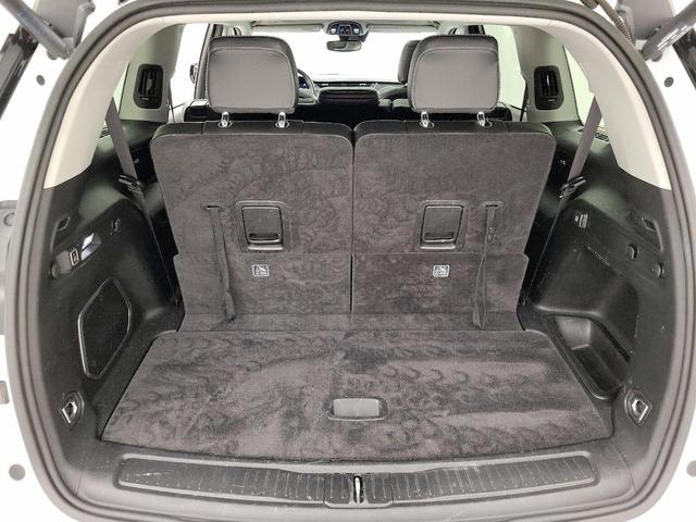 Photo of 2021 White Jeep Grand Cherokee L