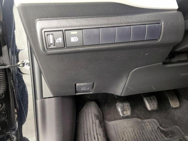 Photo of 2021 Black Toyota Corolla Hatchback