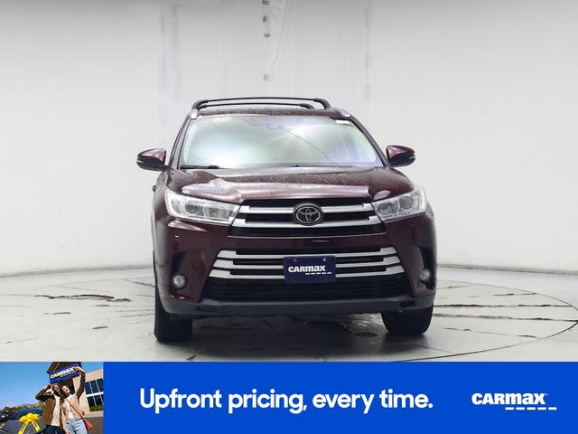 Photo of 2017 Burgundy Toyota Highlander