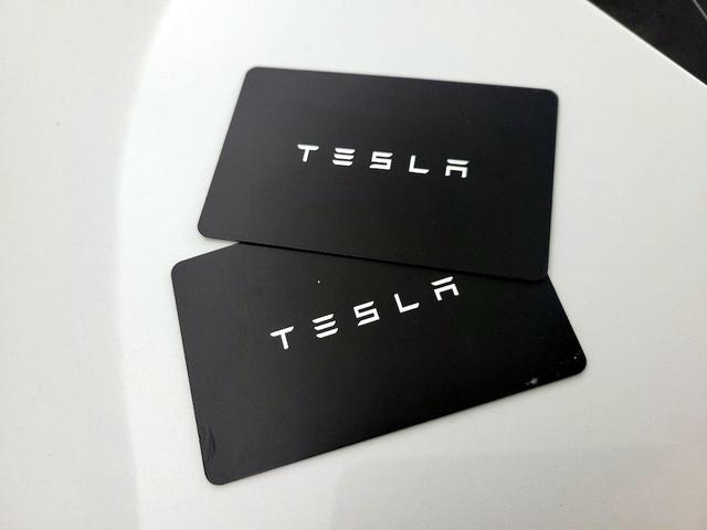 Photo of 2023 White Tesla Model Y
