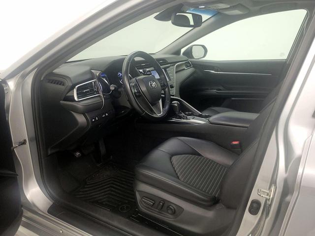 Photo of 2018 Gray Toyota Camry