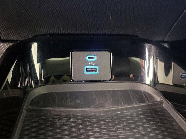 Photo of 2023 White Ford Mustang Mach-E