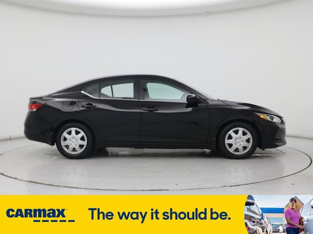 Photo of 2022 Black Nissan Sentra