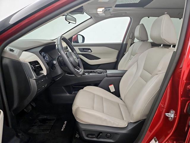 Photo of 2021 Red Nissan Rogue
