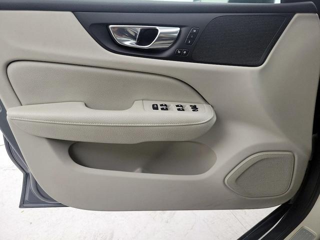 Photo of 2020 Gray Volvo S60