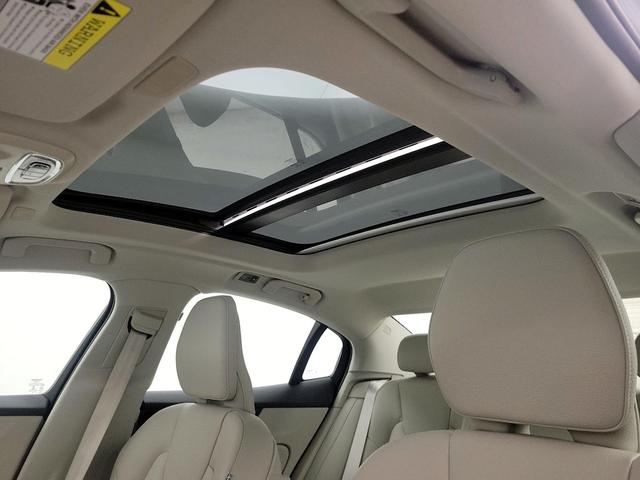 Photo of 2020 Gray Volvo S60