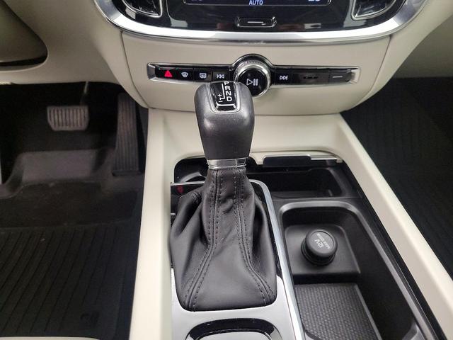 Photo of 2020 Gray Volvo S60