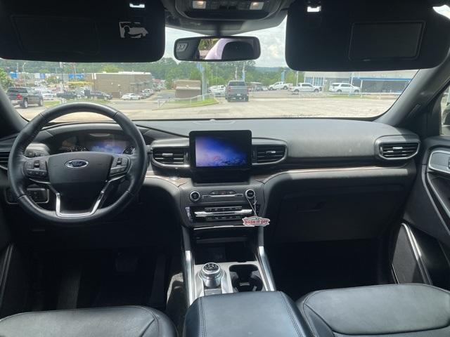Photo of 2020 Star White Ford Explorer
