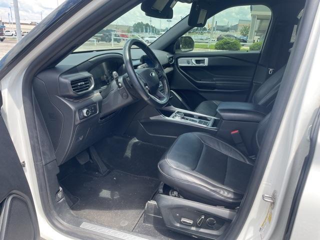 Photo of 2020 Star White Ford Explorer