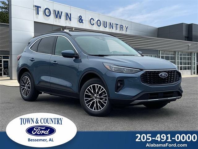 Photo of 2025 Vapor Blue Metallic Ford Escape
