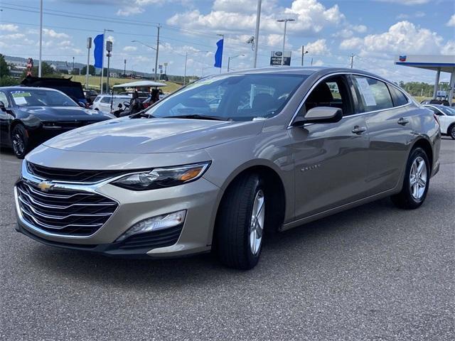 Photo of 2023 Mineral Gray Metallic Chevrolet Malibu