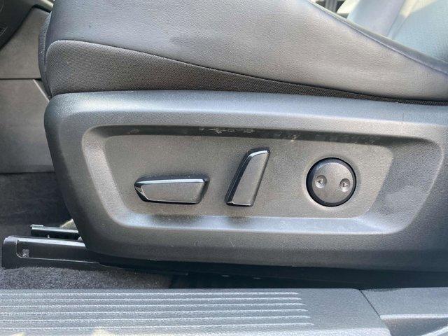 Photo of 2023 White Nissan Rogue