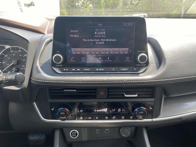 Photo of 2023 White Nissan Rogue