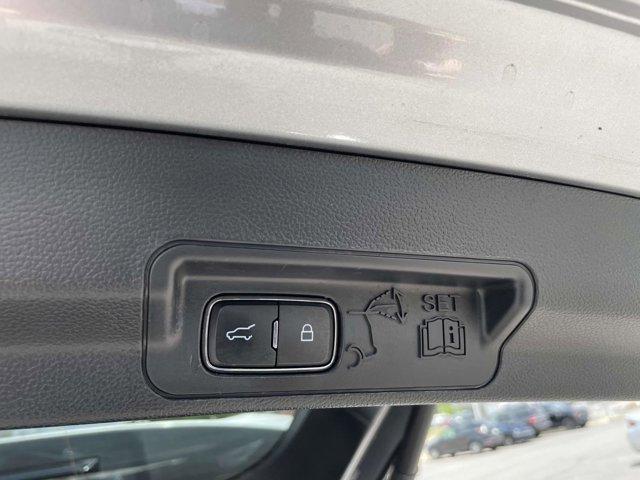Photo of 2020 Iconic Silver Metallic Ford Explorer