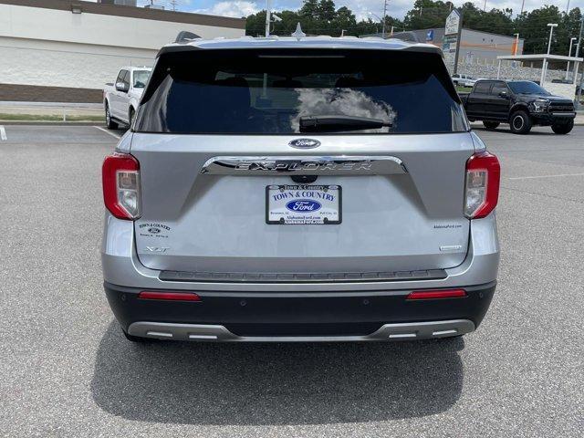 Photo of 2020 Iconic Silver Metallic Ford Explorer