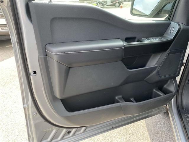 Photo of 2025 Iconic Silver Metallic Ford F-150