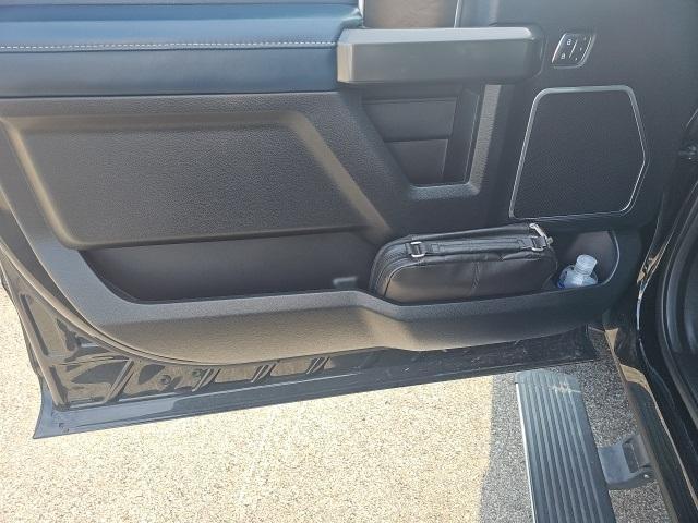 Photo of 2018 Shadow Black Ford F-150
