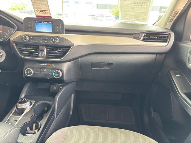 Photo of 2021 Carbonized Gray Metallic Ford Escape
