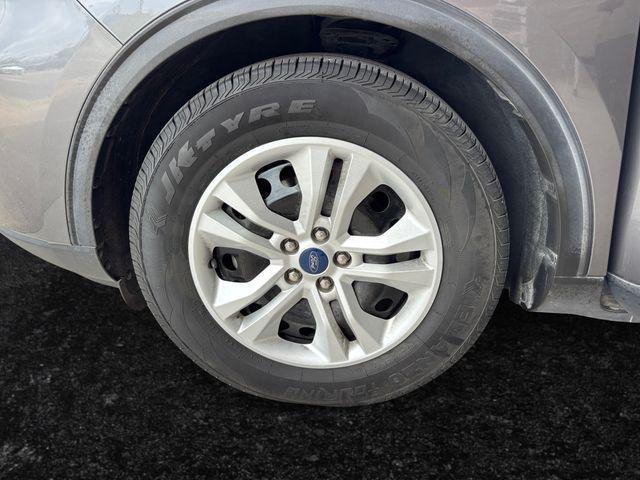 Photo of 2021 Carbonized Gray Metallic Ford Escape