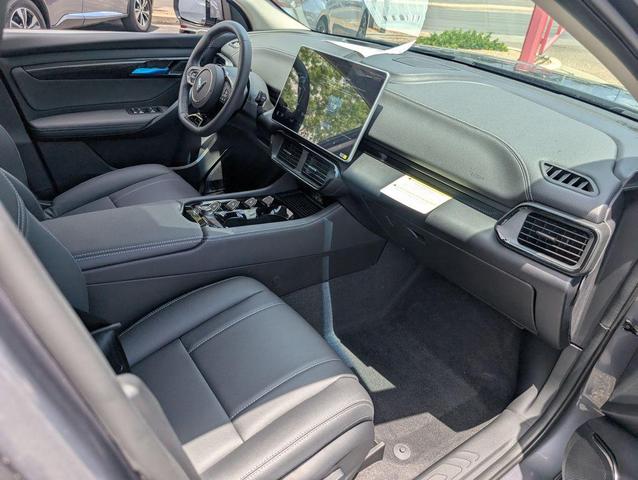 Photo of 2025 Neptune Grey Metallic VinFast VF 8
