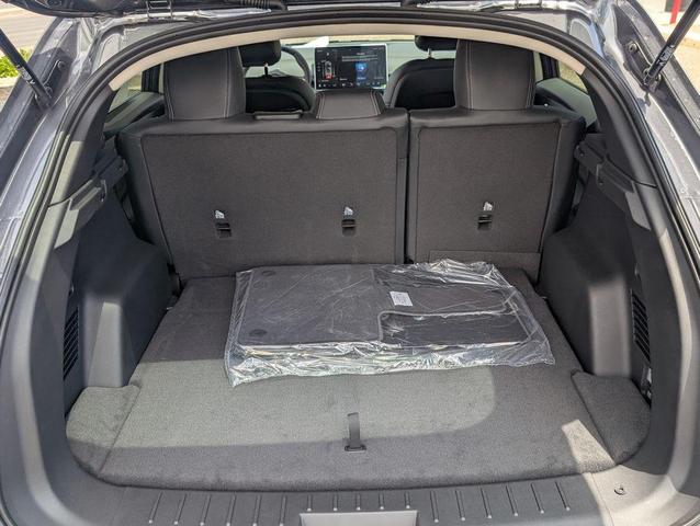 Photo of 2025 Neptune Grey Metallic VinFast VF 8