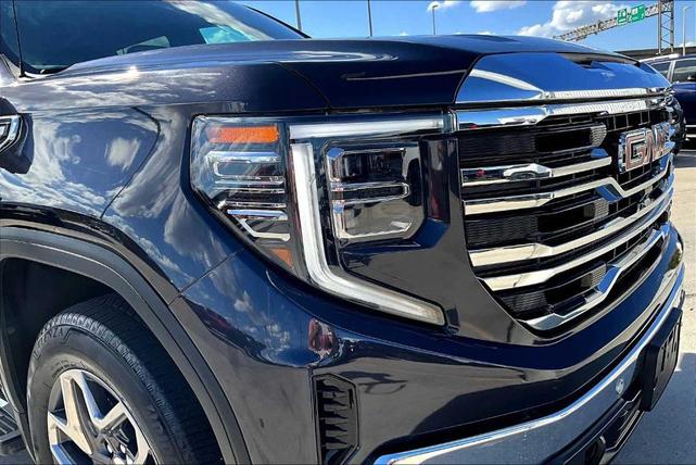 Photo of 2022 Titanium Rush Metallic GMC Sierra 1500