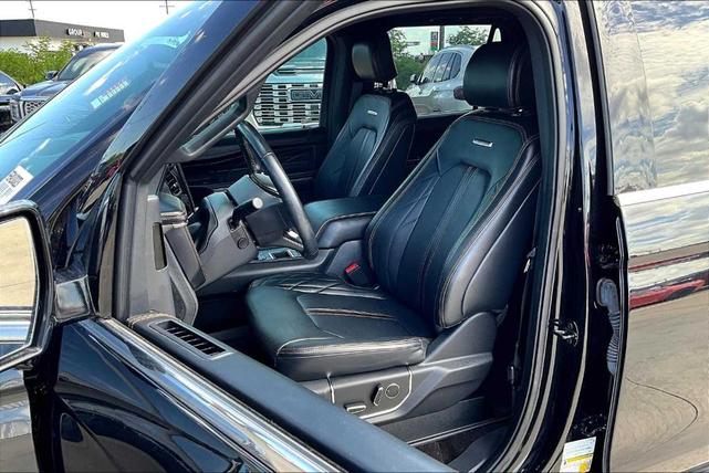 Photo of 2023 Agate Black Metallic Ford Expedition