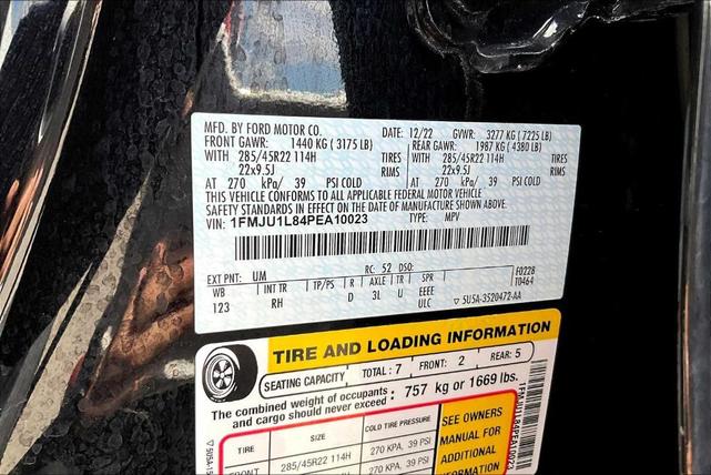 Photo of 2023 Agate Black Metallic Ford Expedition