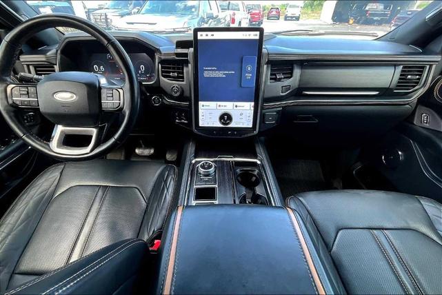 Photo of 2023 Agate Black Metallic Ford Expedition