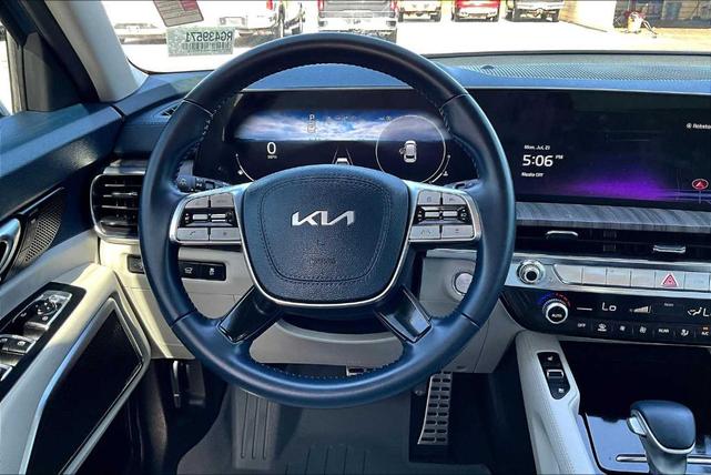 Photo of 2024 Midnight Black Kia Telluride