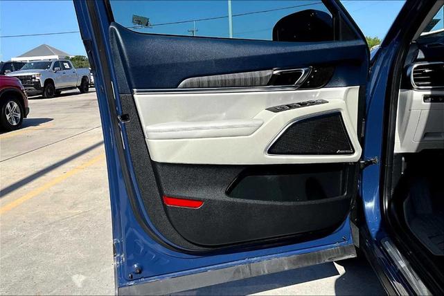Photo of 2024 Midnight Black Kia Telluride
