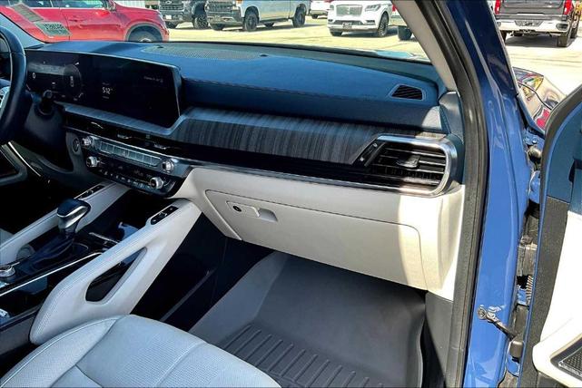Photo of 2024 Midnight Black Kia Telluride