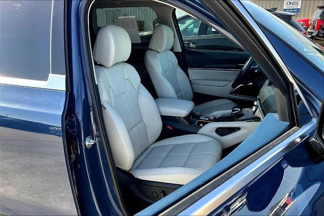 Photo of 2024 Midnight Black Kia Telluride