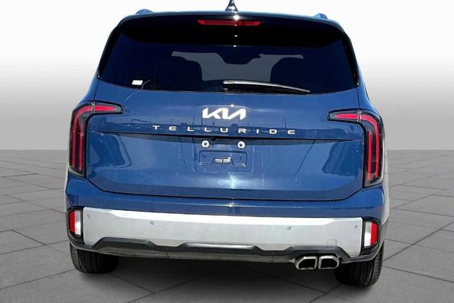 Photo of 2024 Midnight Black Kia Telluride