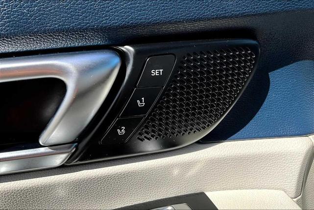 Photo of 2024 Midnight Black Kia Telluride