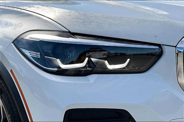 Photo of 2023 Alpine White BMW X5