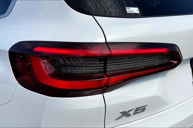 Photo of 2023 Alpine White BMW X5