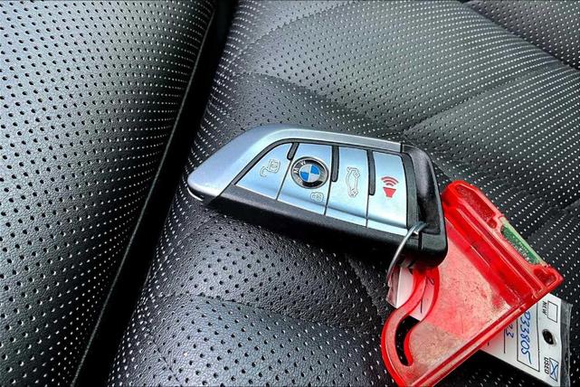 Photo of 2023 Alpine White BMW X5