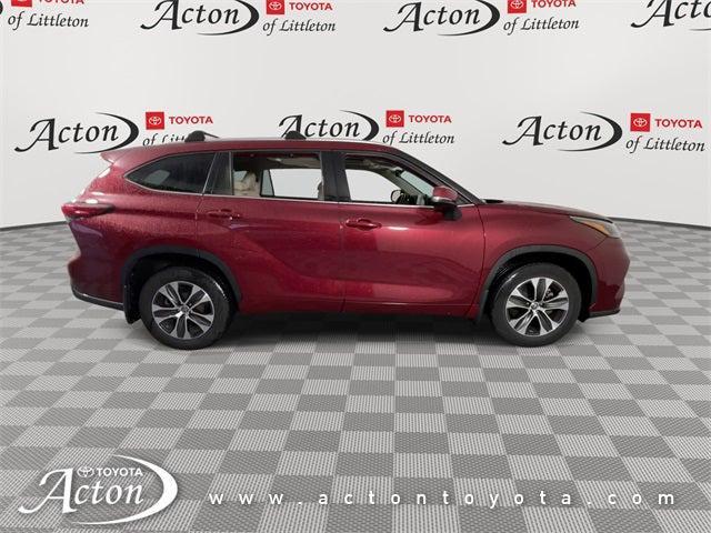 Photo of 2022 Ruby Flare Pearl Toyota Highlander