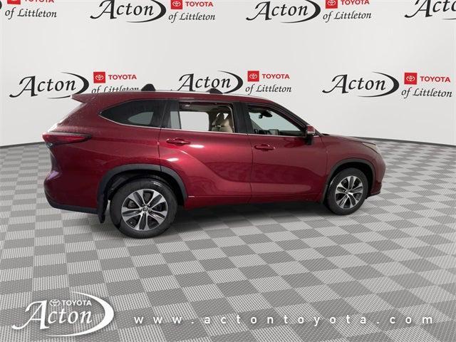 Photo of 2022 Ruby Flare Pearl Toyota Highlander