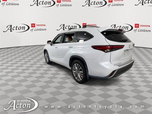 Photo of 2022 Wind Chill Pearl Toyota Highlander