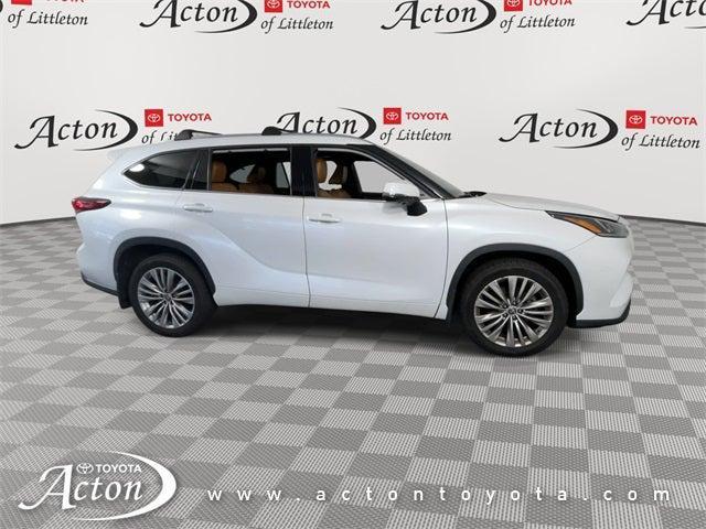 Photo of 2022 Wind Chill Pearl Toyota Highlander